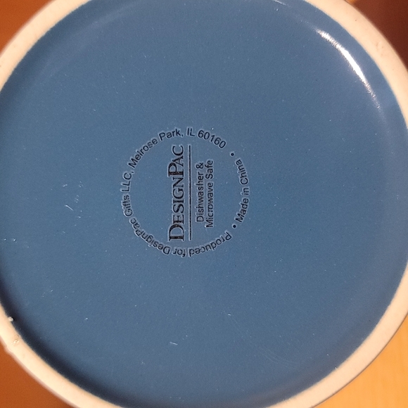 Holiday coffee mug - Picture 3 of 5